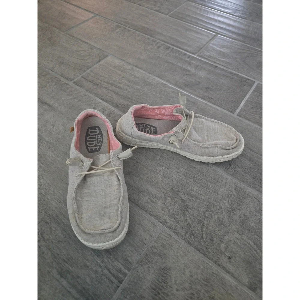 Hey Dude Womens Wendy Chambray White Nut Slip On Loafers Size 7 Casual Tan Beige - Picture 1 of 9